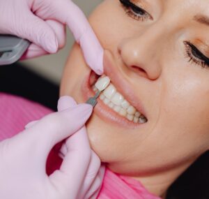 tratamientos-esteticos-y-cosmeticos-en-odontologia